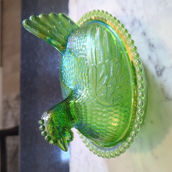 Indiana glass lime green iridescent sitting hen candy dish - Picture 6 of 16